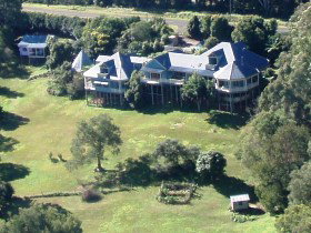 The Spotted Chook Ferme Auberge And Amelies Petite Maison - Accommodation Mermaid Beach 0