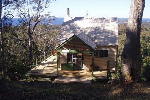 Bundle Hill Cottages - Accommodation Mermaid Beach 1