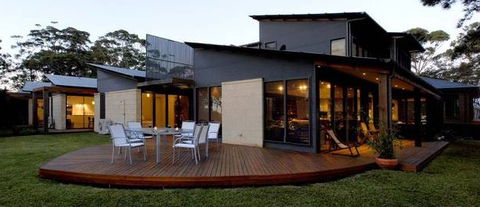 By The Beach B And B Holiday Apartments - Accommodation Mermaid Beach 4