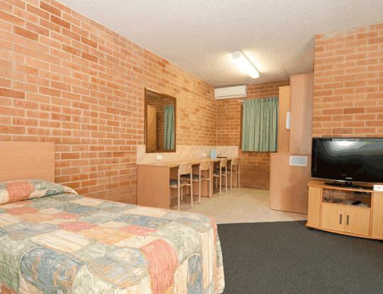 New Olympic Motel - Accommodation Mermaid Beach 1