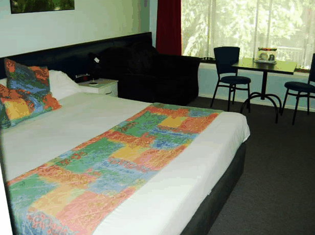 Poinciana Motel - Accommodation Mermaid Beach