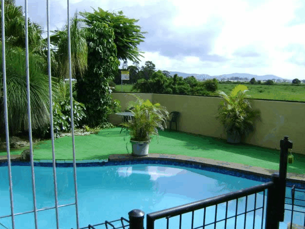 Poinciana Motel - Accommodation Mermaid Beach 1