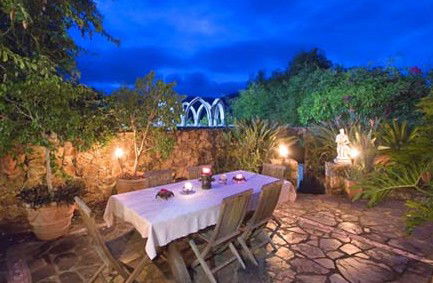 Castle On The Hill Bed And Breakfast - Accommodation Mermaid Beach 2