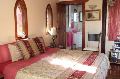 Castle On The Hill Bed And Breakfast - Accommodation Mermaid Beach 4