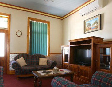 Jadan Cottages - Accommodation Mermaid Beach 1