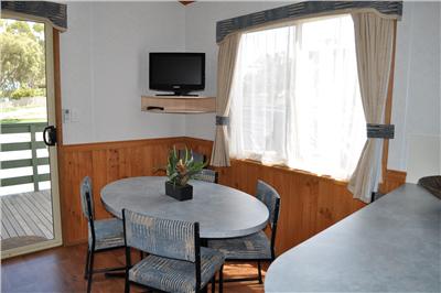 Euston Riverfront Caravan Park And Cafe - Accommodation Mermaid Beach 1