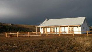 Lachney Cottage - Accommodation Mermaid Beach 2