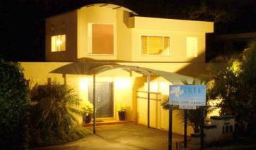 Azura Beach House Bed And Breakfast - Accommodation Mermaid Beach 5