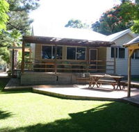 Pine Cottage - Accommodation Mermaid Beach