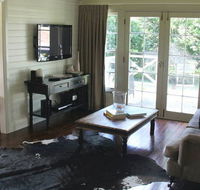Book Barn Cottage - Accommodation Mermaid Beach