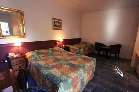 Xenia Central Studio Accommodation - Accommodation Mermaid Beach 2