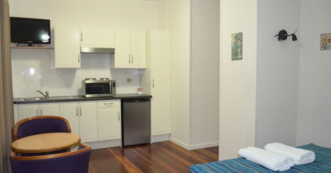 La Costa Motel - Accommodation Mermaid Beach 1