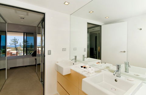 Ambience On Burleigh Beach - Accommodation Mermaid Beach 7