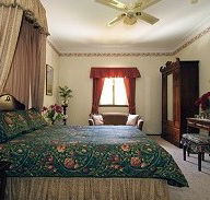 Holberry House - Accommodation Mermaid Beach