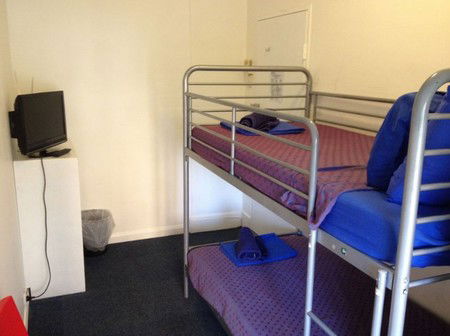 Zing Backpackers Hostel - Accommodation Mermaid Beach 3