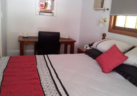 B & B On Sunrise - Accommodation Mermaid Beach 4