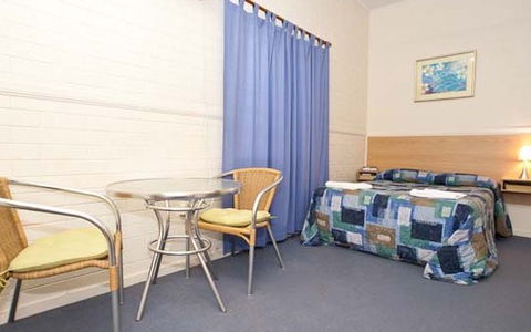 Carrington Hotel - Accommodation Mermaid Beach 1