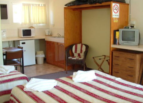 Affordable Gold City Motel - Accommodation Mermaid Beach 2