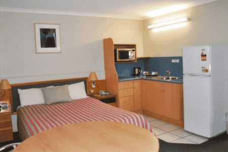 Gladstone Palms Motor Inn - Accommodation Mermaid Beach 1