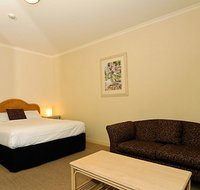 Quality Hotel Tiffins on the Park - Accommodation Mermaid Beach