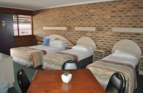 Castle Motor Lodge - Accommodation Mermaid Beach 3
