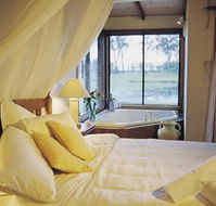 Lake Weyba Cottages - Accommodation Mermaid Beach