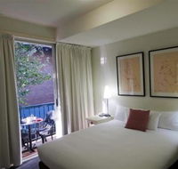 The Manor House - Accommodation Mermaid Beach
