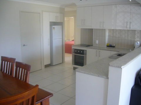 L'Amor Holiday Apartments - Accommodation Mermaid Beach 3