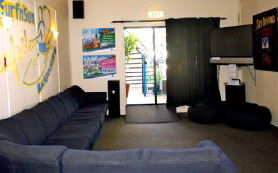 Surf N Sun Beachside Backpackers - Accommodation Mermaid Beach 4