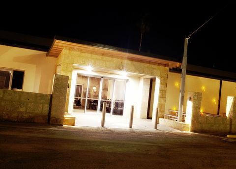 Newman Hotel Motel - Accommodation Mermaid Beach 4