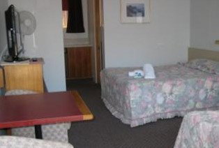 Festival Motor Inn - Accommodation Mermaid Beach 2