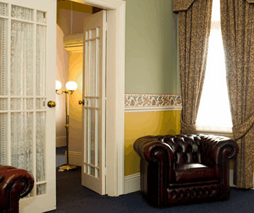 Hadleys Hotel - Accommodation Mermaid Beach 4