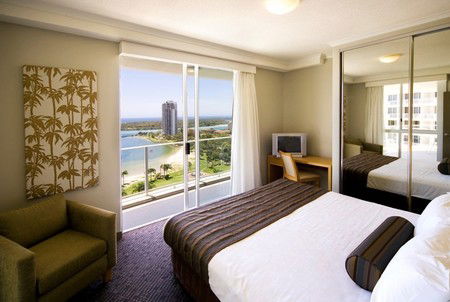Outrigger Twin Towns Resort - Accommodation Mermaid Beach 2