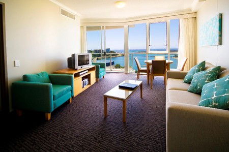 Outrigger Twin Towns Resort - Accommodation Mermaid Beach 3