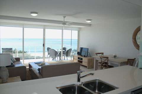 84 The Spit - Accommodation Mermaid Beach 2