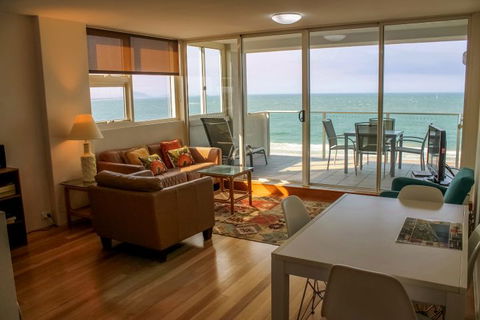 84 The Spit - Accommodation Mermaid Beach 3
