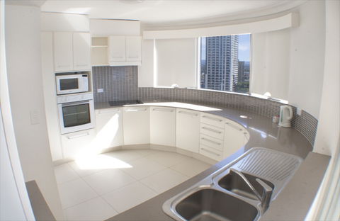Zenith Apartments - Accommodation Mermaid Beach 7