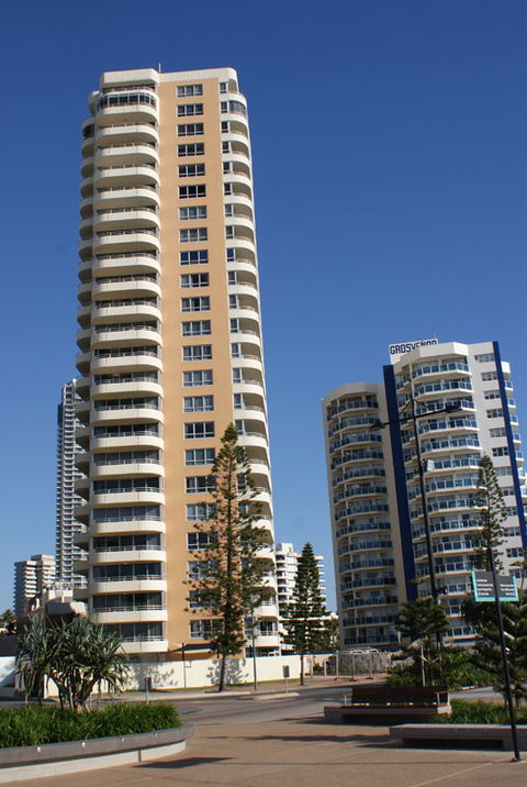 Zenith Apartments - Accommodation Mermaid Beach 8
