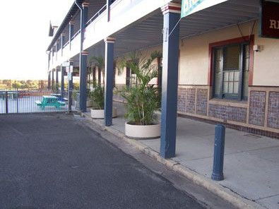 Crown Hotel Motel - Accommodation Mermaid Beach 2