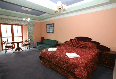 Hatchers Manor - Accommodation Mermaid Beach