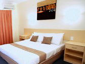 Emerald Maraboon Motor Inn - Accommodation Mermaid Beach 0