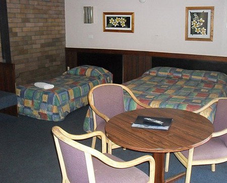 Downtown Motel - Accommodation Mermaid Beach 2