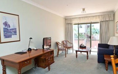 Belmore All Suite Hotel - Accommodation Mermaid Beach 2