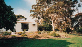 R&r Country Cottage - Accommodation Mermaid Beach 0