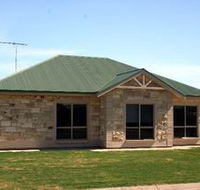 Juno Court Holiday Retreat - Accommodation Mermaid Beach