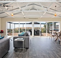 Coral Sands Luxury Beach House - Accommodation Mermaid Beach