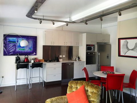 ArtHOUSE Beachfront Accommodation - Accommodation Mermaid Beach 1