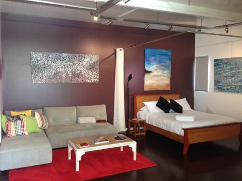 ArtHOUSE Beachfront Accommodation - Accommodation Mermaid Beach 3