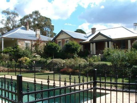 Chapel House - Accommodation Mermaid Beach 0