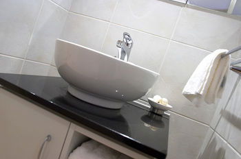 L'Auberge Noosa - Accommodation Mermaid Beach 1
